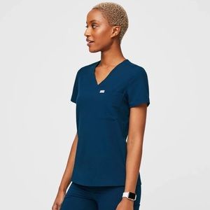 FIGS Deep Reef Scrub Top L